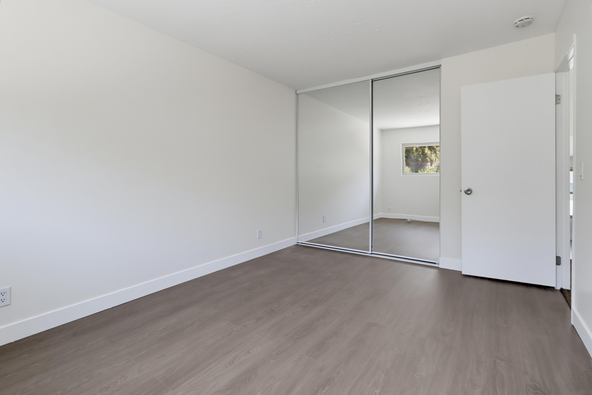 Virtual tour photo 23 of 35 for 8837 Terrarama Ave