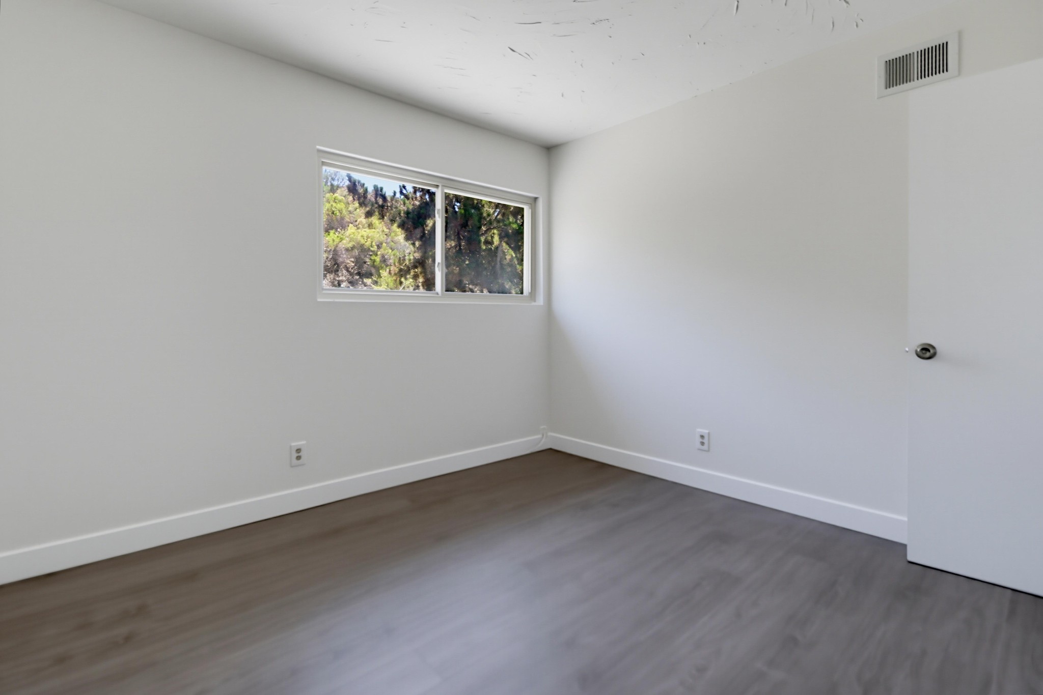 Virtual tour photo 25 of 35 for 8837 Terrarama Ave