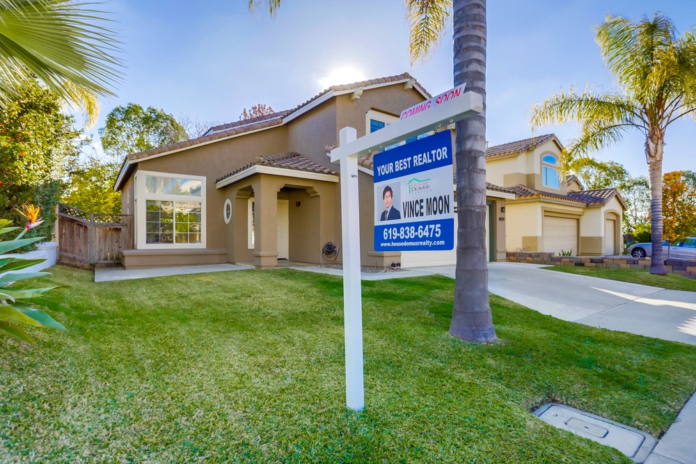 Virtual tour photo 5 of 41 for 8839 Gainsborough Ave