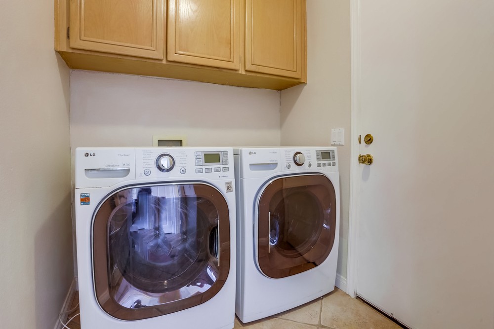 Virtual tour photo 36 of 41 for 8839 Gainsborough Ave