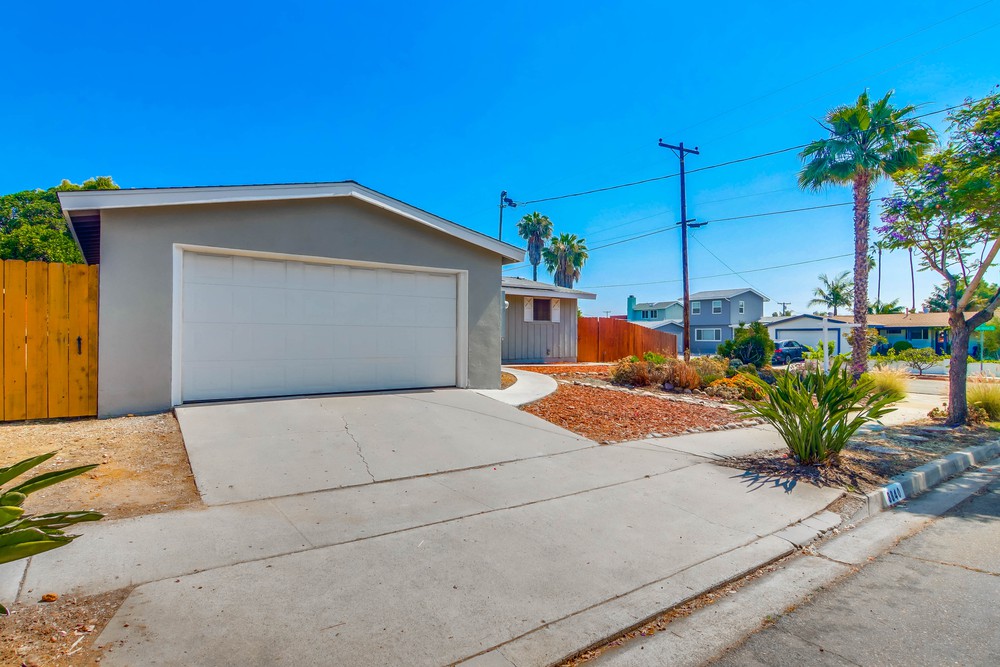 Virtual tour photo 6 of 48 for 8840 Pinecrest Ave