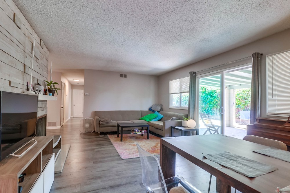 Virtual tour photo 8 of 35 for 8841 Sovereign Rd