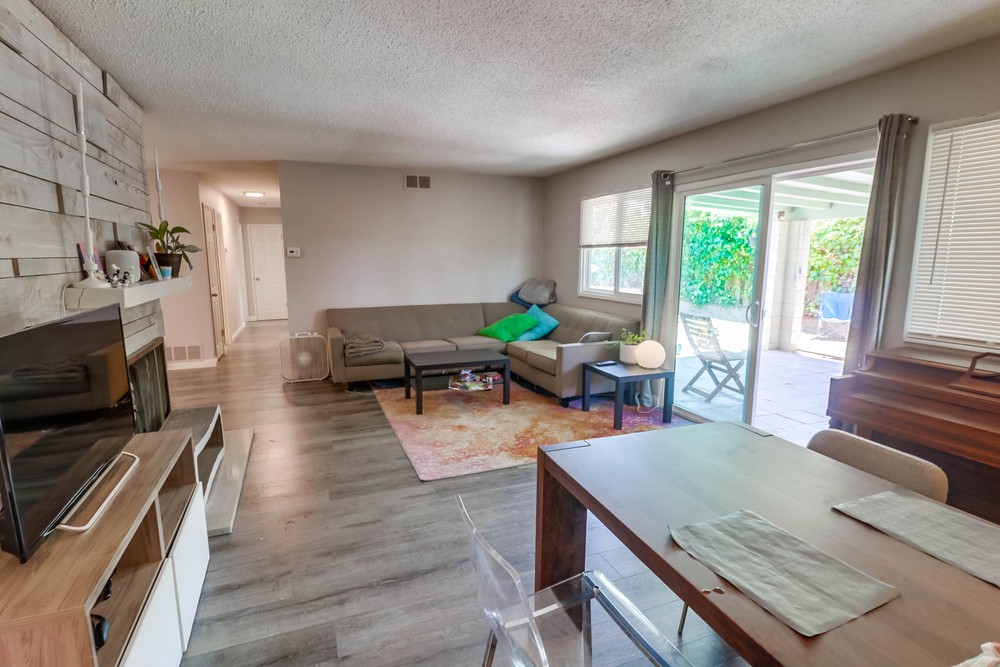 Virtual tour photo 9 of 35 for 8841 Sovereign Rd