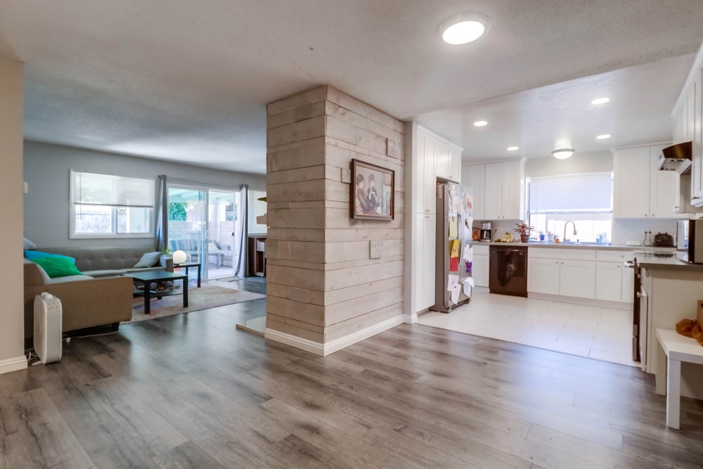 Virtual tour photo 11 of 35 for 8841 Sovereign Rd