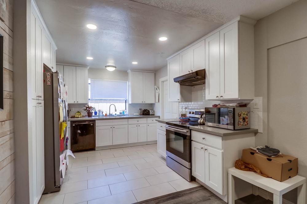 Virtual tour photo 13 of 35 for 8841 Sovereign Rd