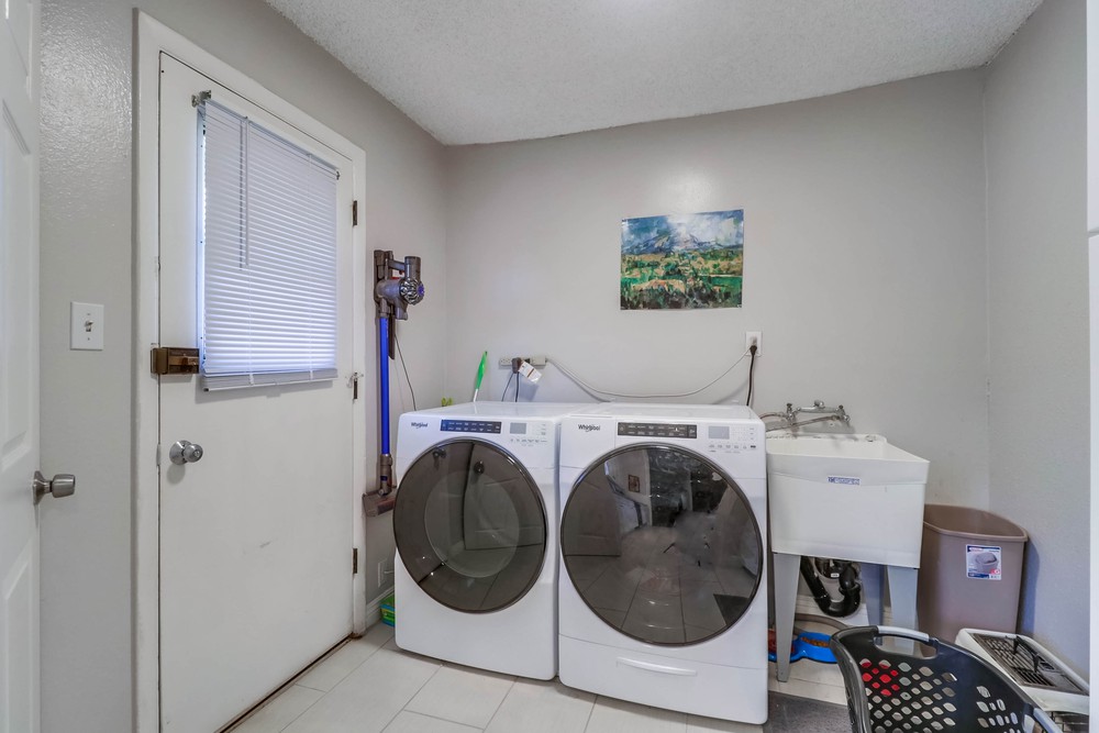Virtual tour photo 26 of 35 for 8841 Sovereign Rd