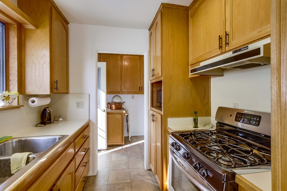 Virtual tour photo 8 of 29 for 8849 Glenhaven St