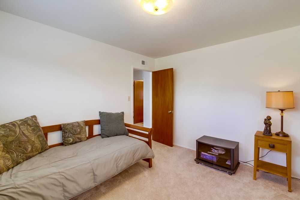Virtual tour photo 21 of 29 for 8849 Glenhaven St