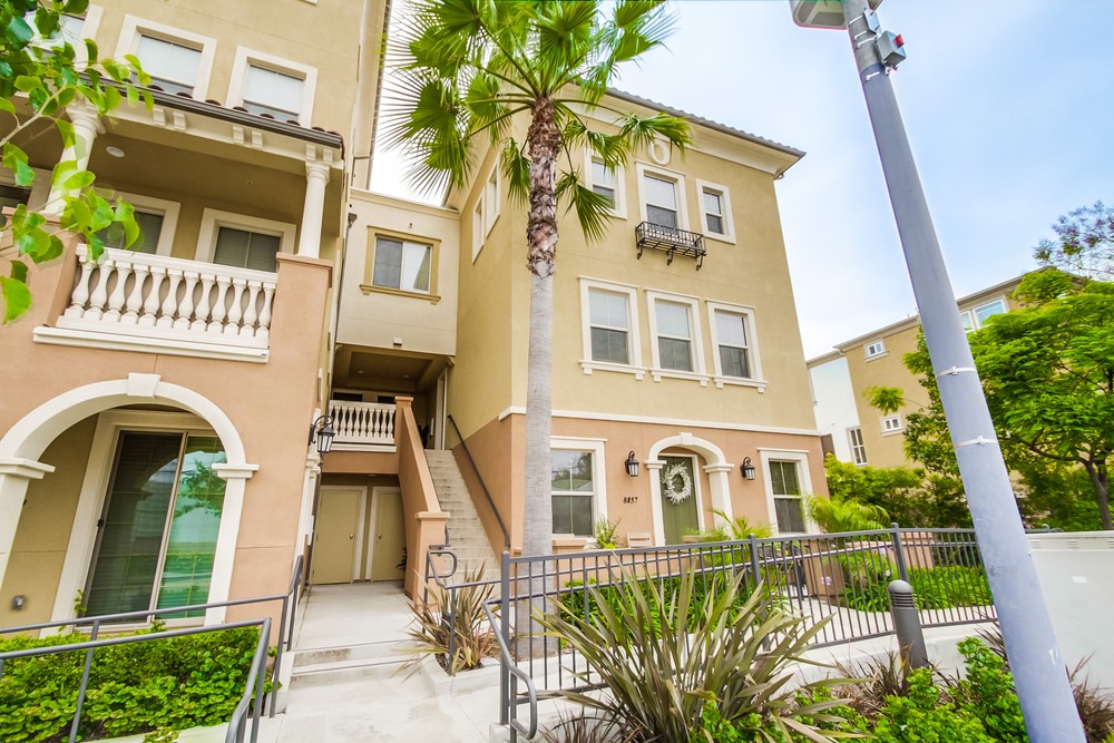 Virtual tour photo 1 of 39 for 8861 Lightwave Ave