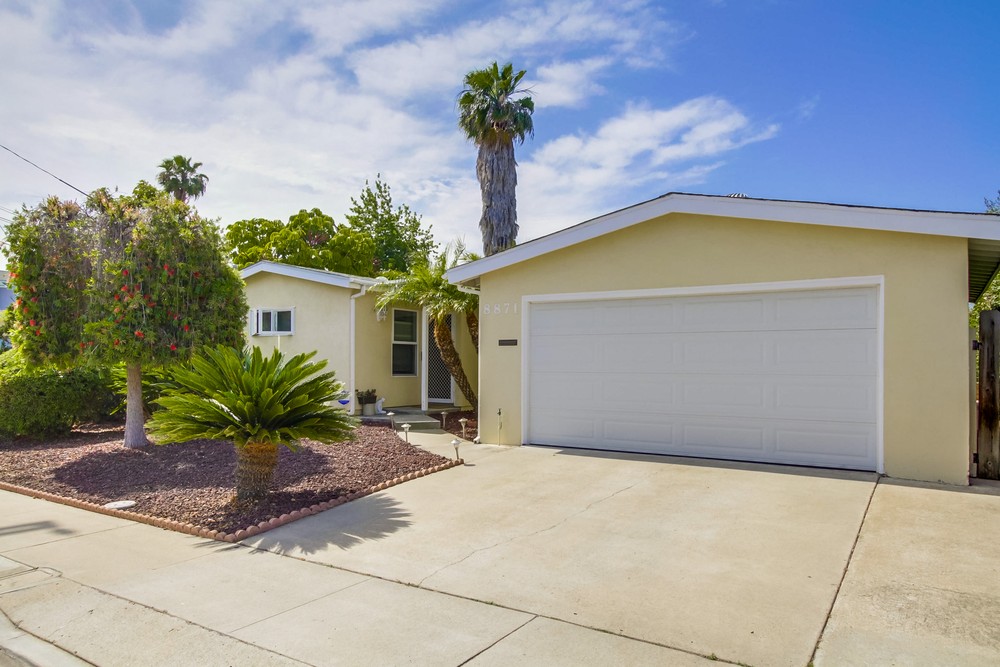 Virtual tour photo 3 of 34 for 8871 Pinecrest Ave