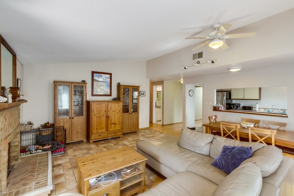 Virtual tour photo 7 of 34 for 8871 Pinecrest Ave