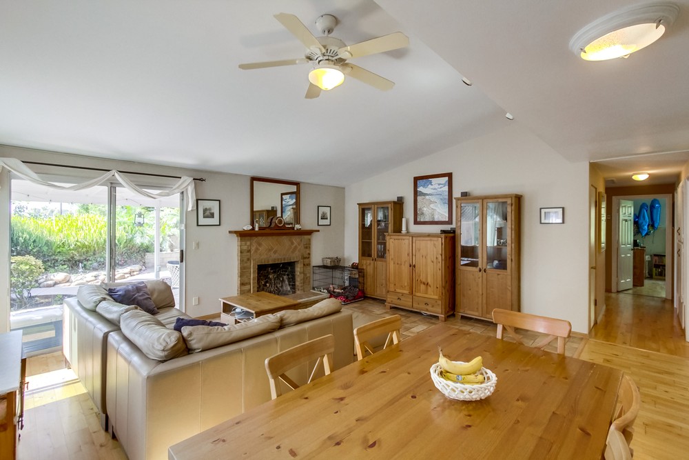 Virtual tour photo 8 of 34 for 8871 Pinecrest Ave