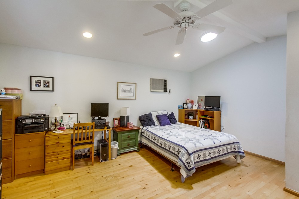 Virtual tour photo 14 of 34 for 8871 Pinecrest Ave