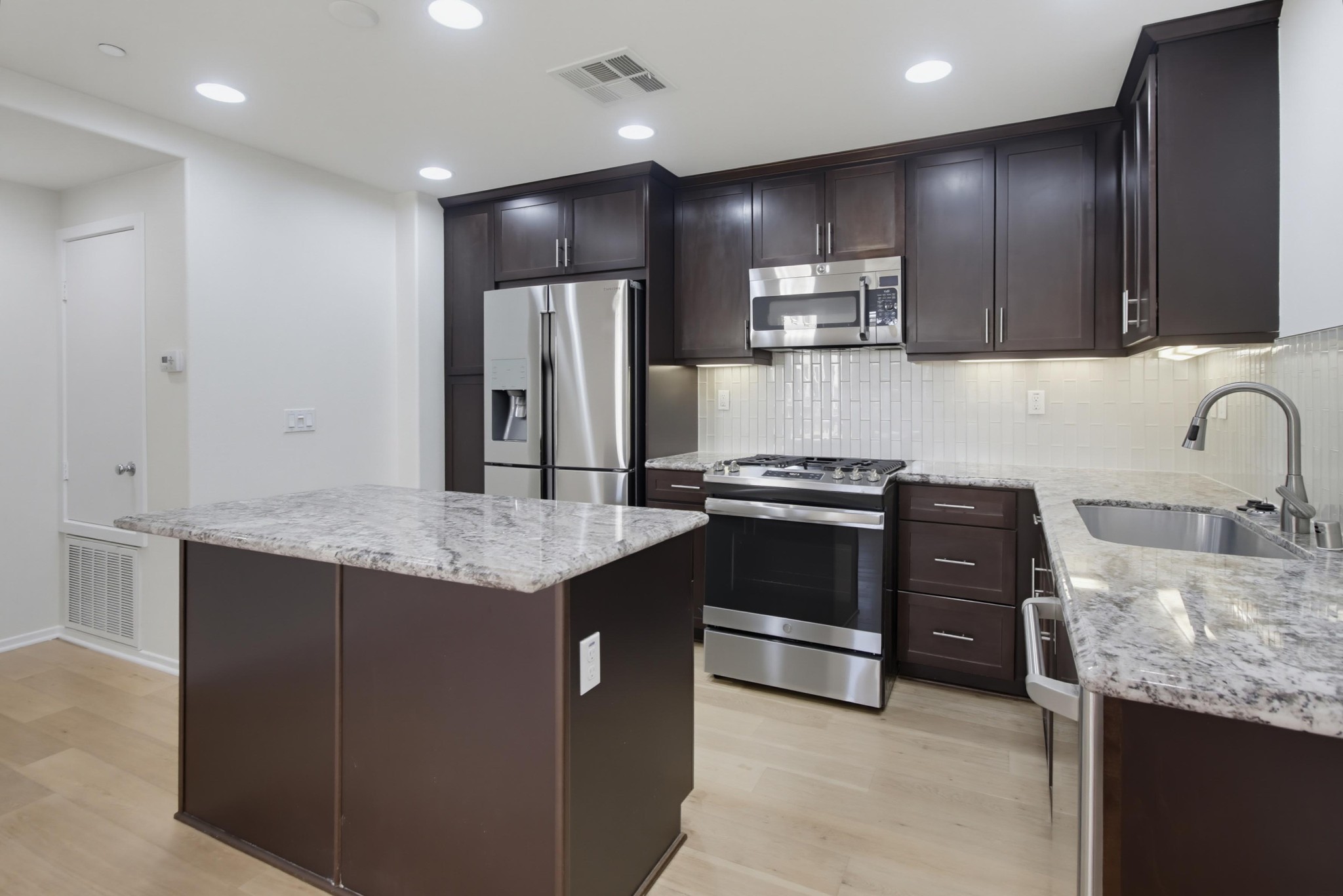 Virtual tour photo 10 of 63 for 8874 Promenade N Pl