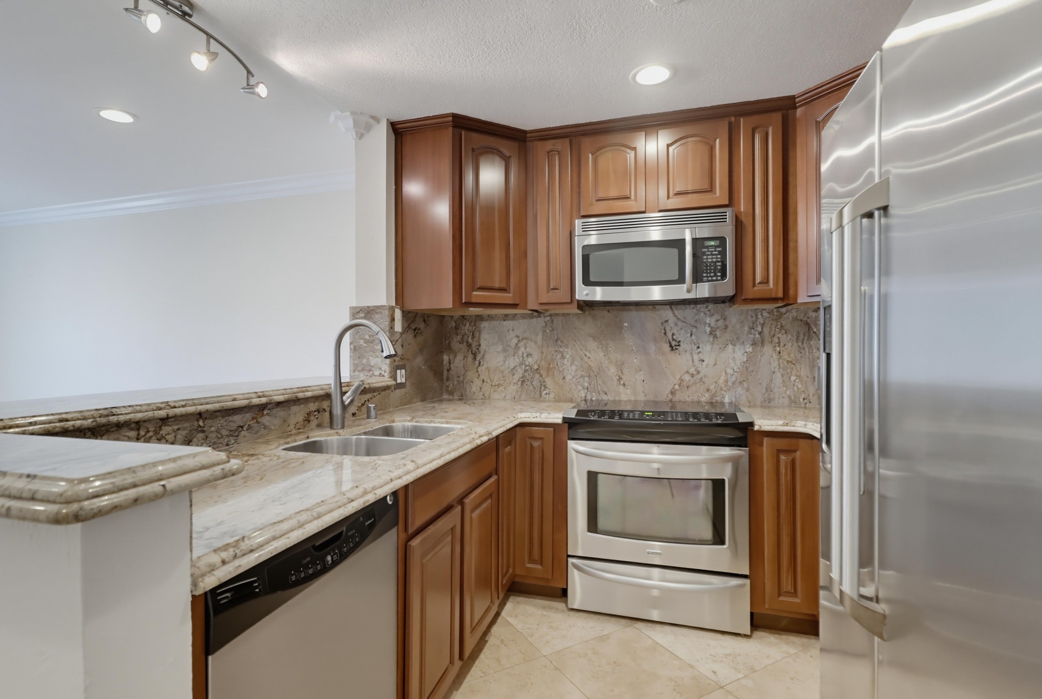 Virtual tour photo 6 of 38 for 8889 Caminito Plaza Centro