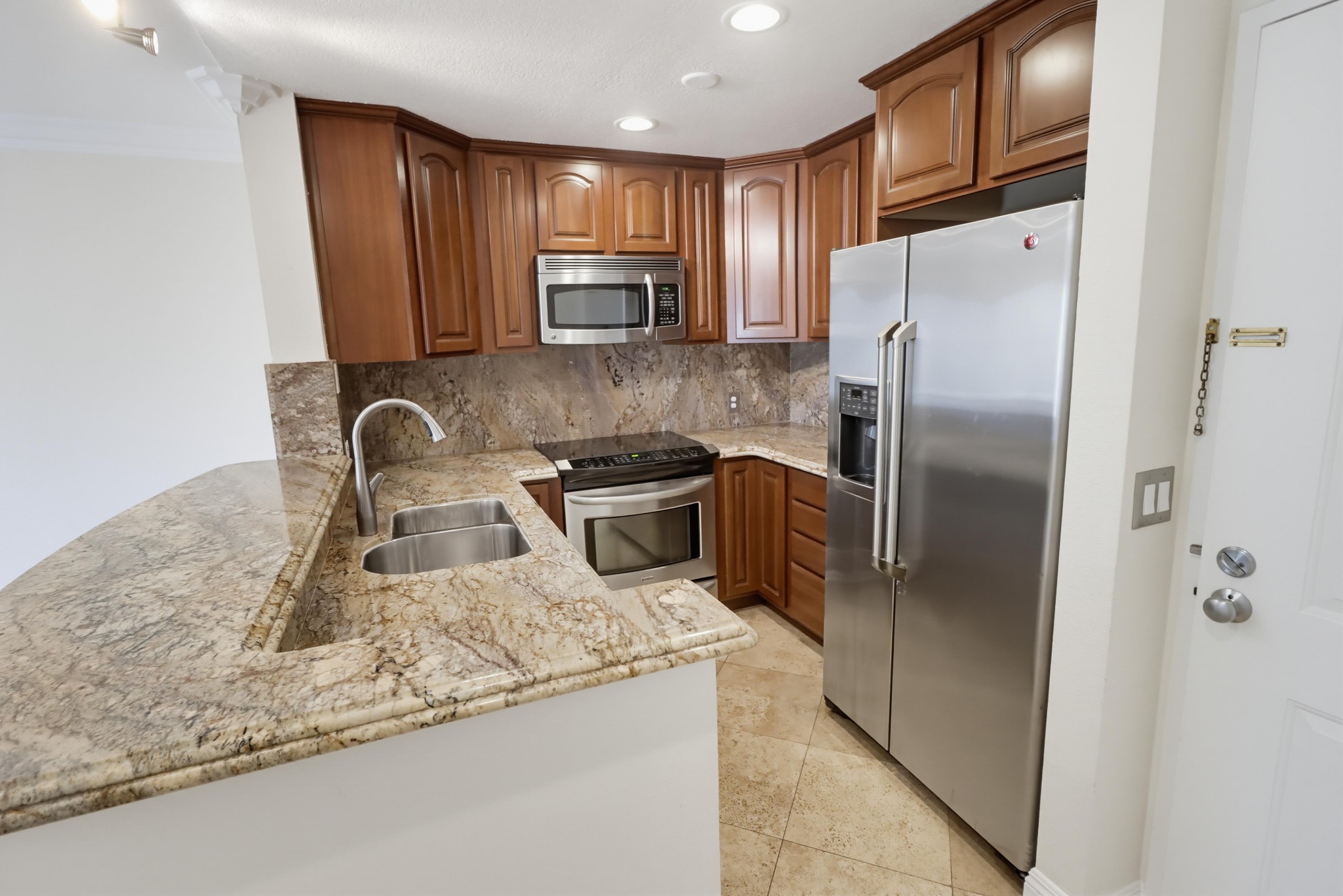 Virtual tour photo 8 of 38 for 8889 Caminito Plaza Centro