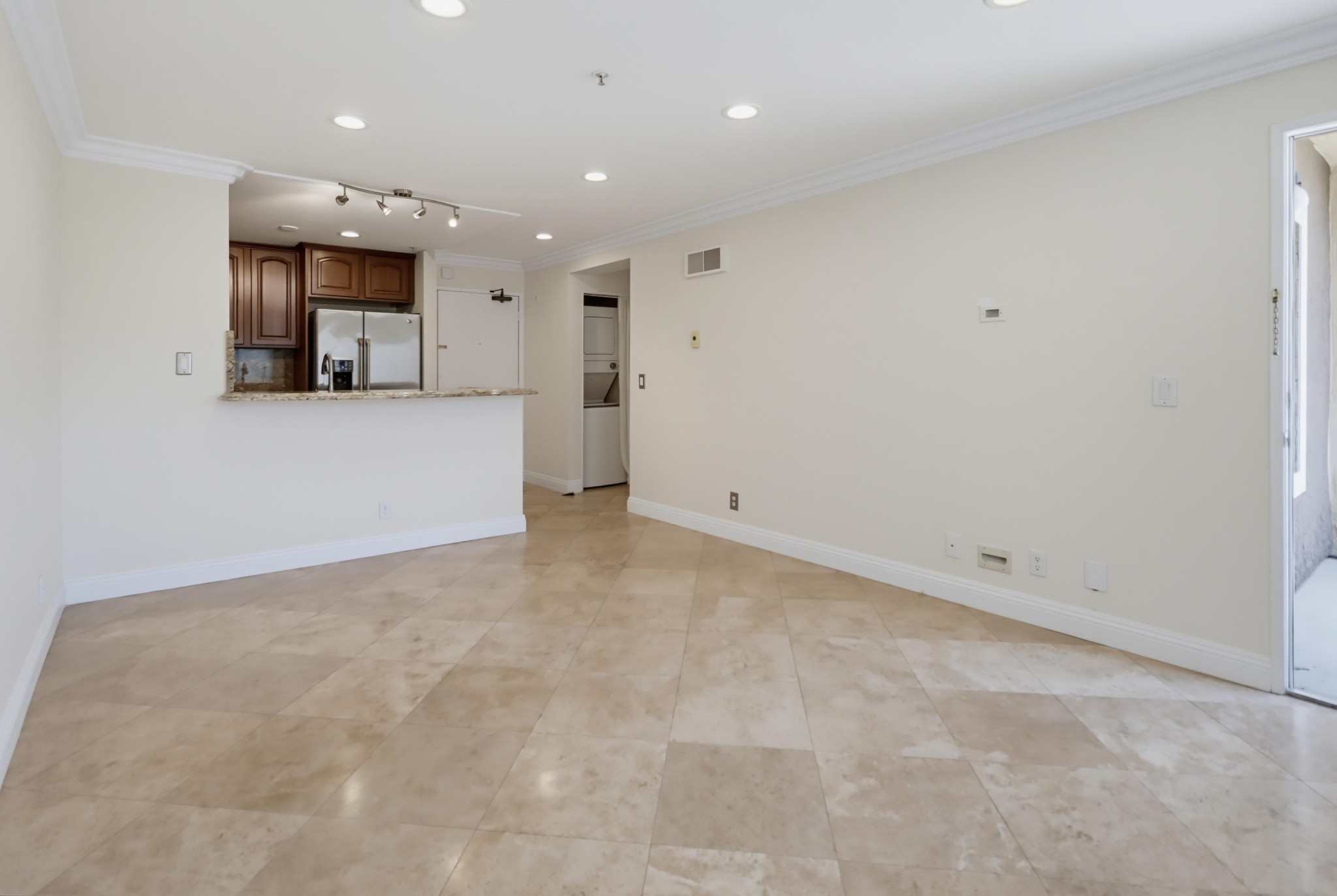 Virtual tour photo 15 of 38 for 8889 Caminito Plaza Centro