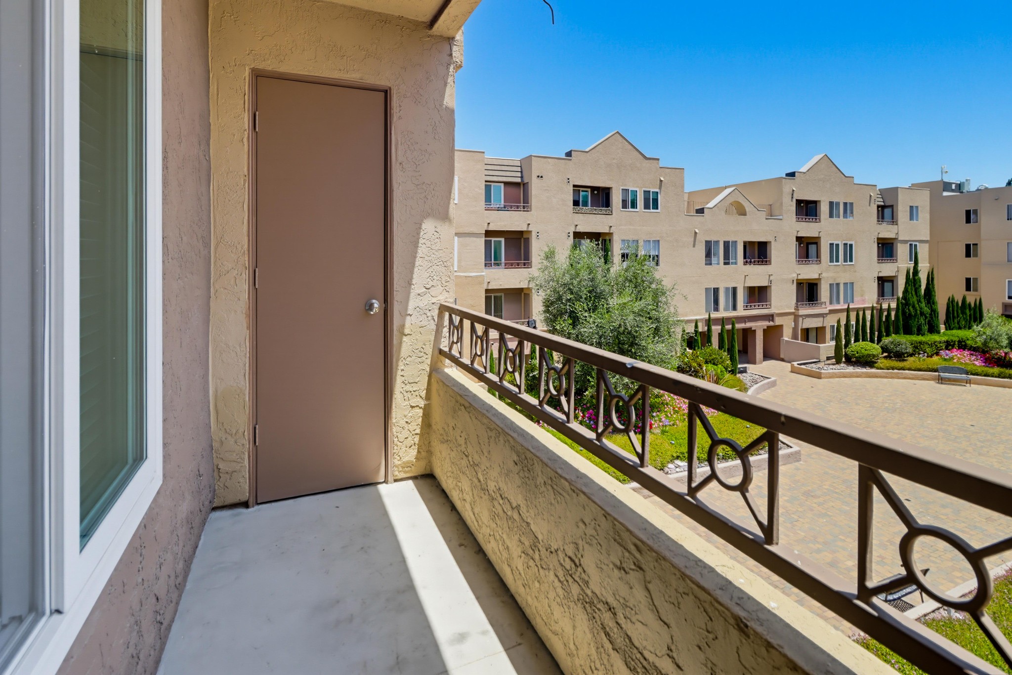Virtual tour photo 17 of 38 for 8889 Caminito Plaza Centro