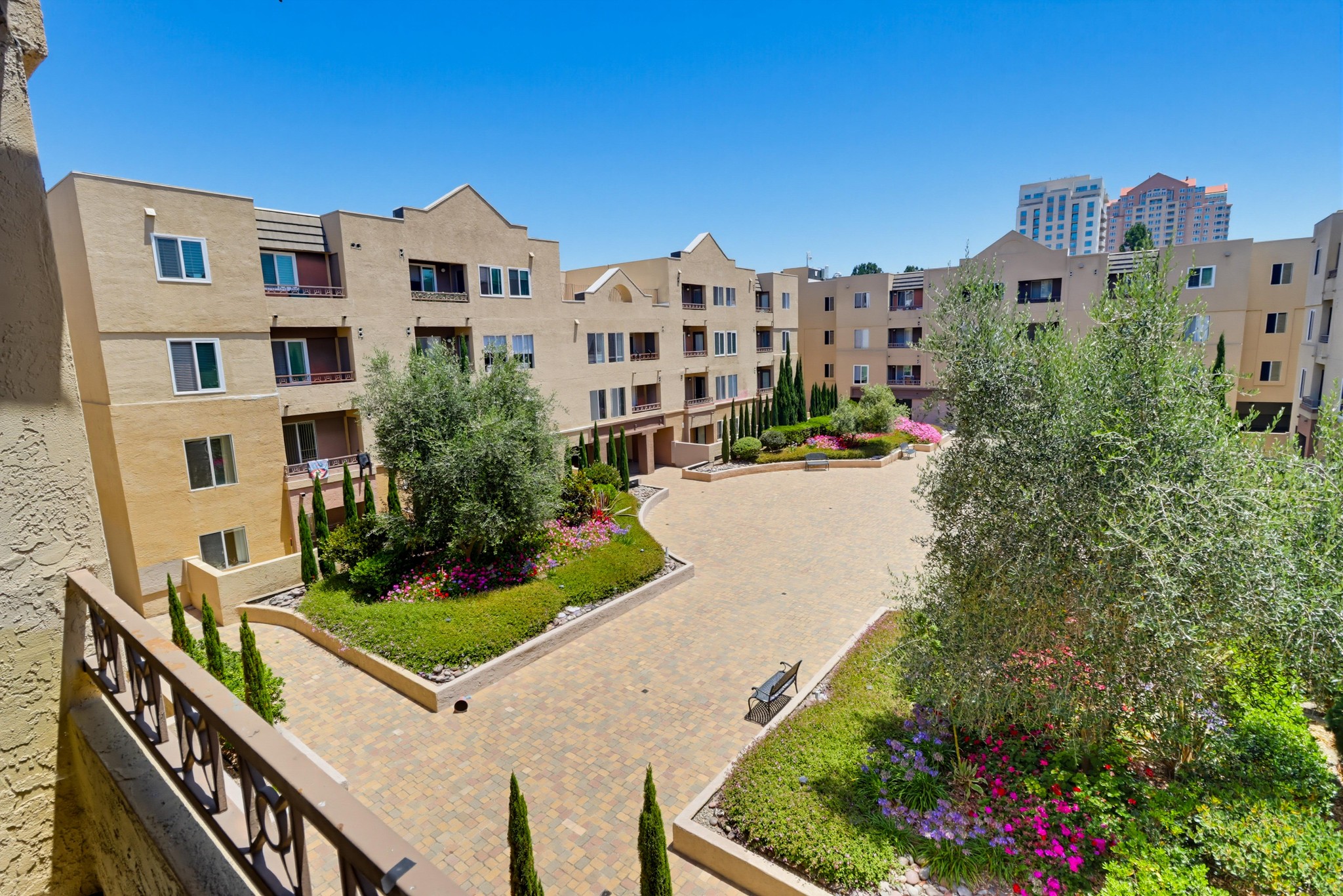 Virtual tour photo 20 of 38 for 8889 Caminito Plaza Centro