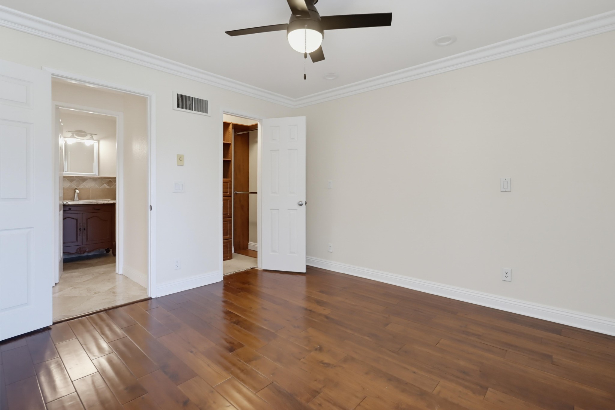 Virtual tour photo 27 of 38 for 8889 Caminito Plaza Centro
