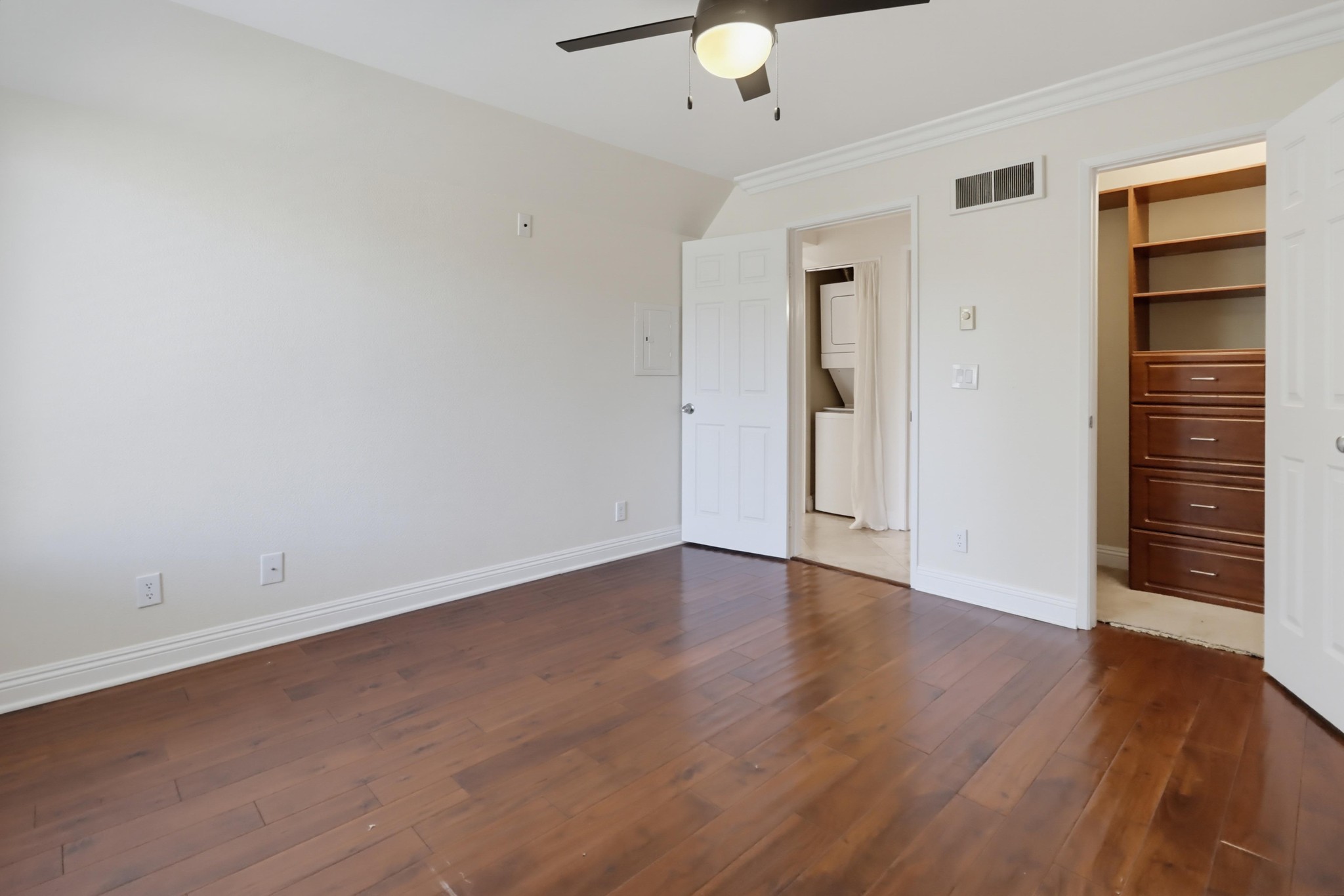 Virtual tour photo 28 of 38 for 8889 Caminito Plaza Centro
