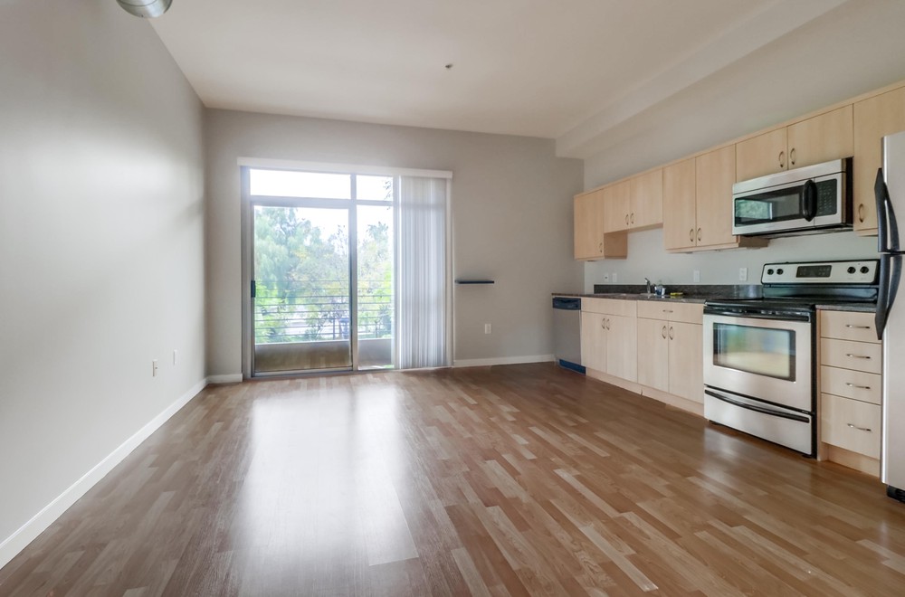 Virtual tour photo 5 of 19 for 889 Date St