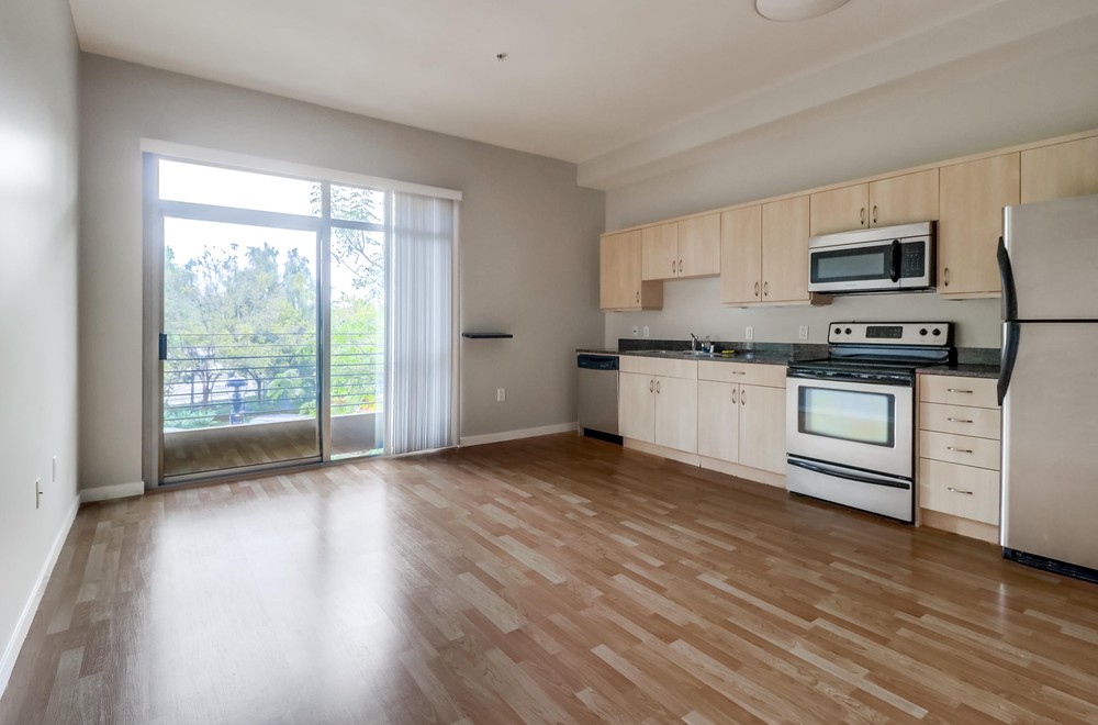 Virtual tour photo 6 of 19 for 889 Date St