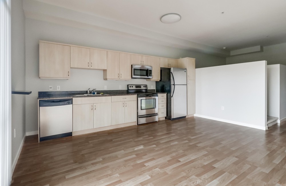 Virtual tour photo 7 of 19 for 889 Date St