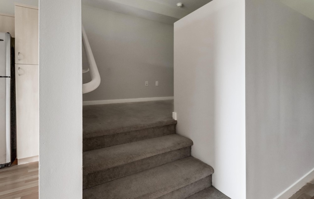 Virtual tour photo 10 of 19 for 889 Date St