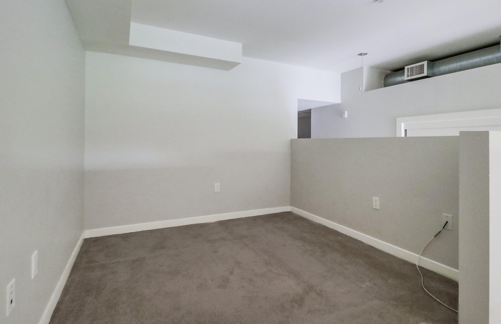 Virtual tour photo 11 of 19 for 889 Date St