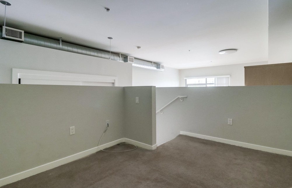 Virtual tour photo 12 of 19 for 889 Date St