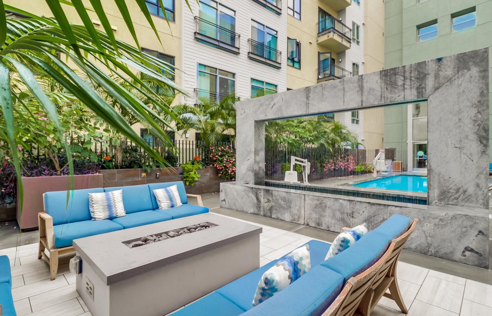 Virtual tour photo 18 of 19 for 889 Date St