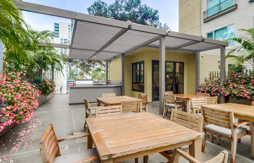 Virtual tour photo 19 of 19 for 889 Date St