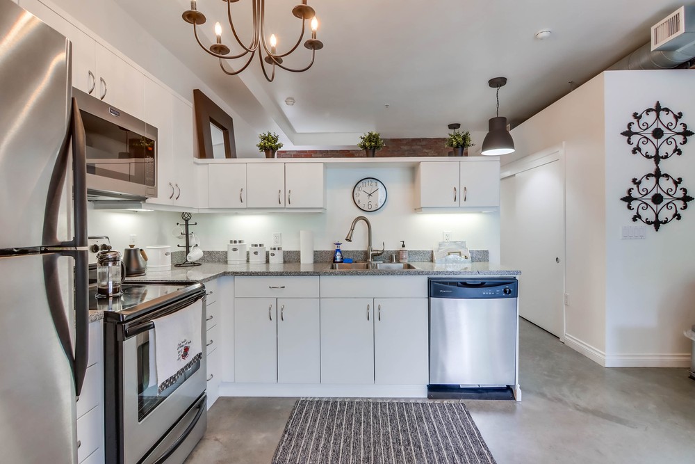 Virtual tour photo 15 of 27 for 889 Date St., Unit 128