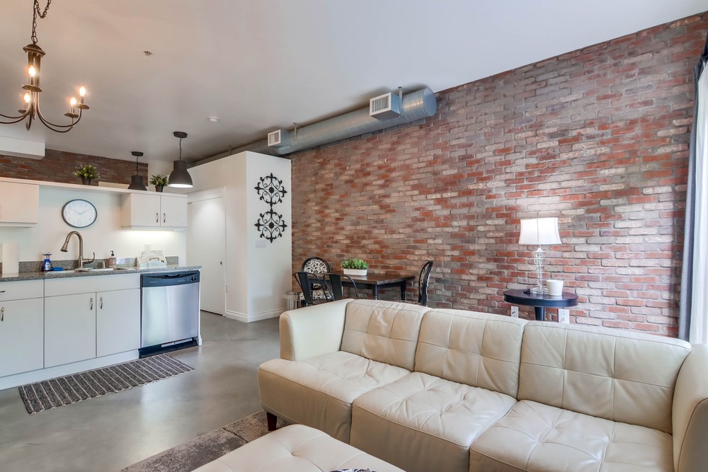 Virtual tour photo 10 of 27 for 889 Date St., Unit 128