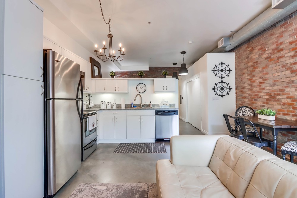 Virtual tour photo 12 of 27 for 889 Date St., Unit 128