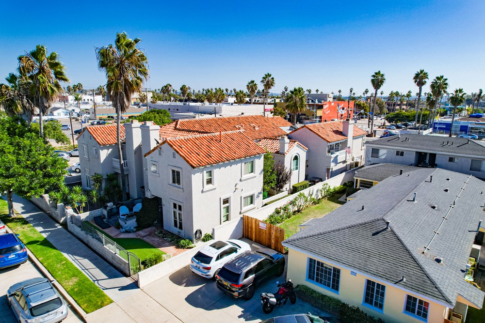 Virtual tour photo 14 of 24 for 889 Felspar St
