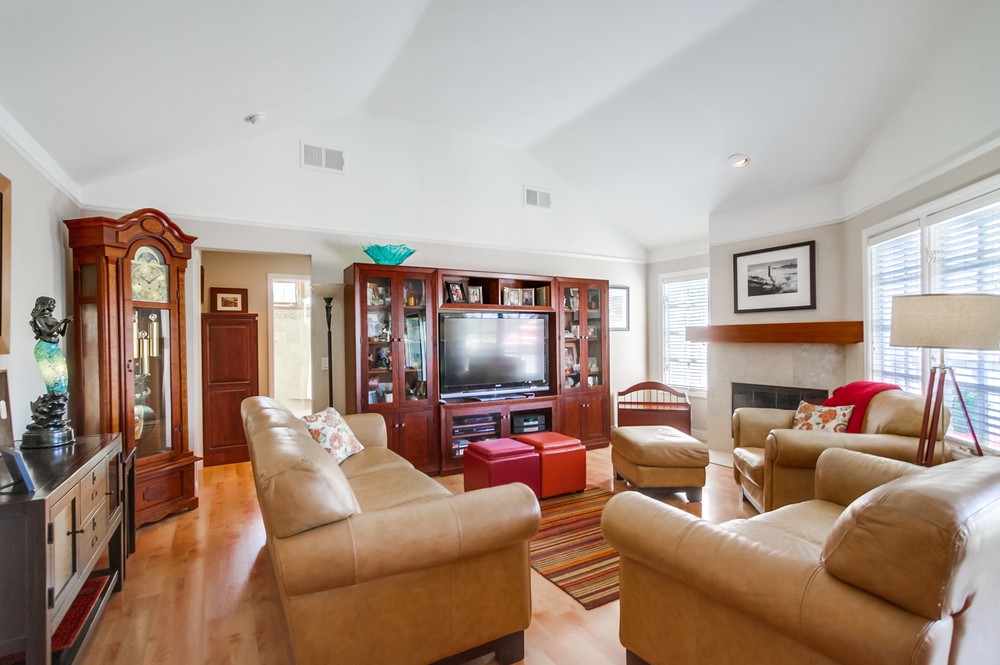 Virtual tour photo 7 of 58 for 889 Felspar St
