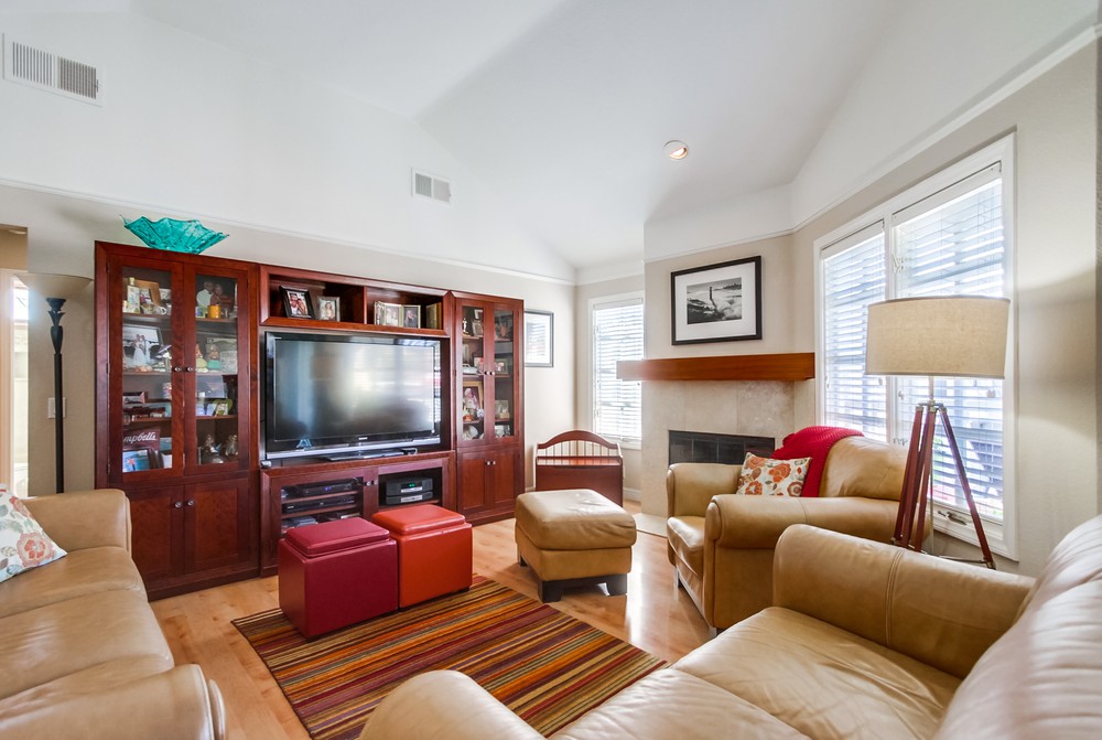 Virtual tour photo 8 of 58 for 889 Felspar St