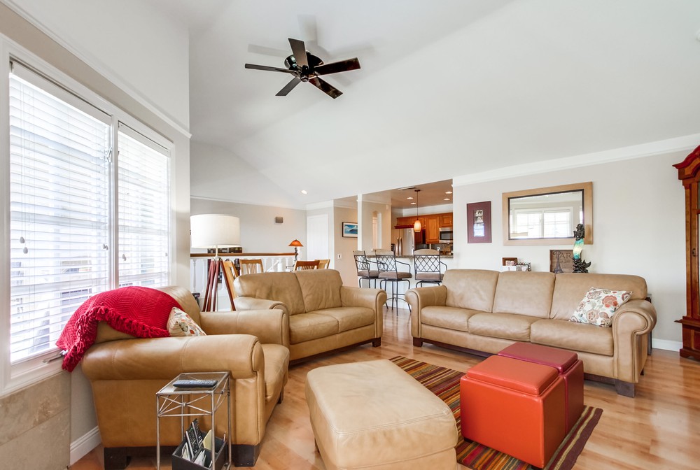 Virtual tour photo 9 of 58 for 889 Felspar St