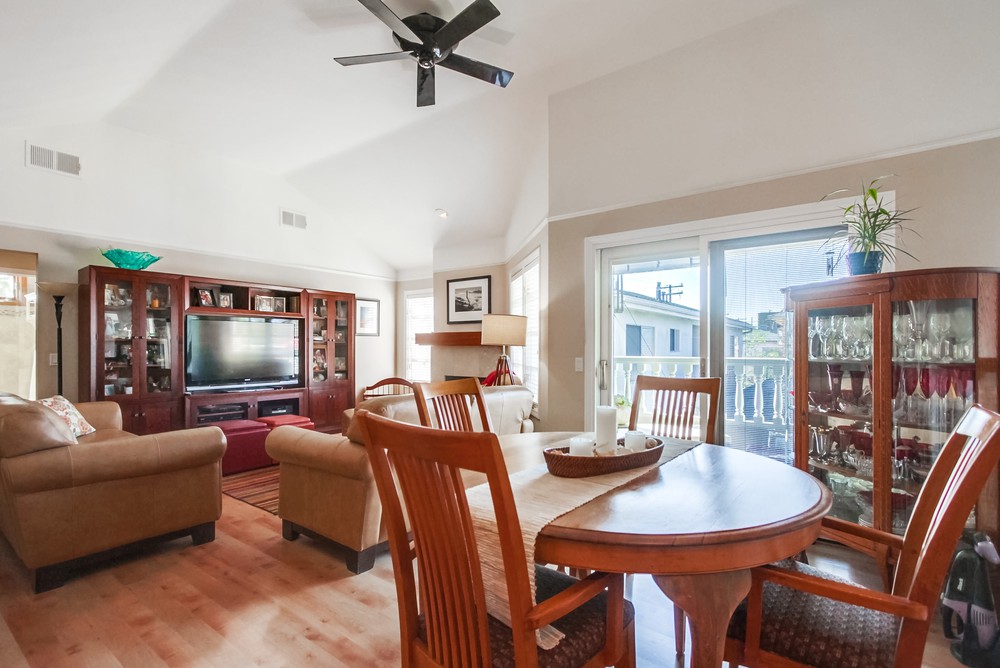 Virtual tour photo 12 of 58 for 889 Felspar St