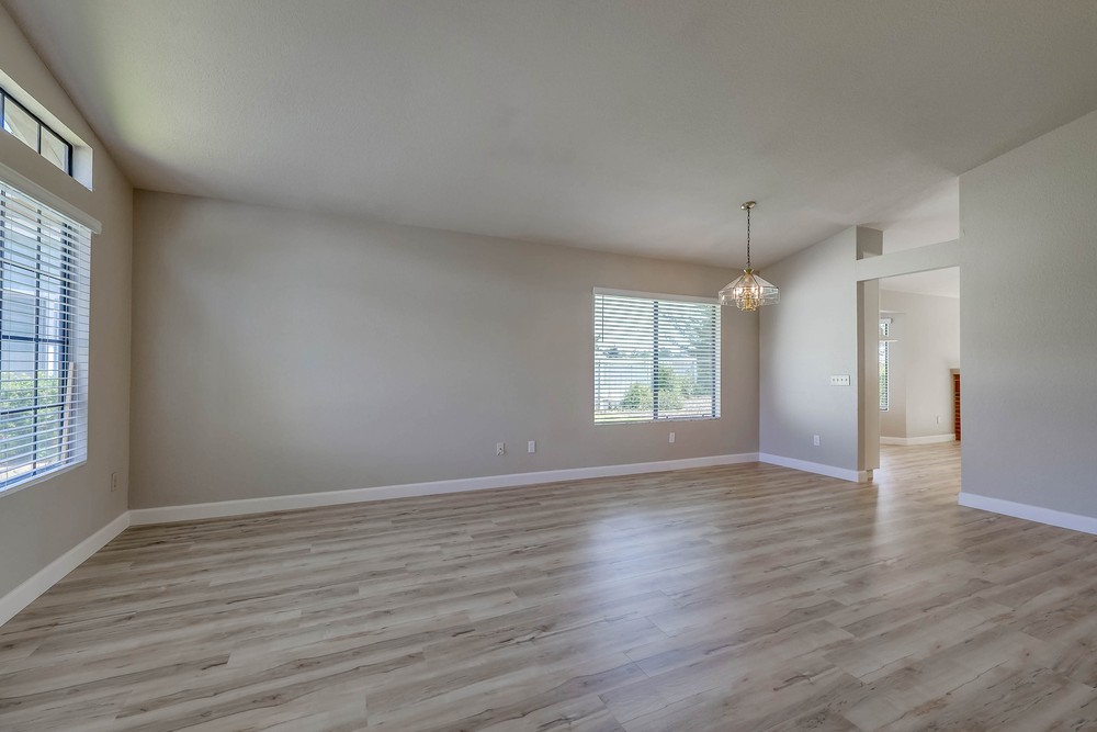 Virtual tour photo 4 of 39 for 8891 Pipestone Way