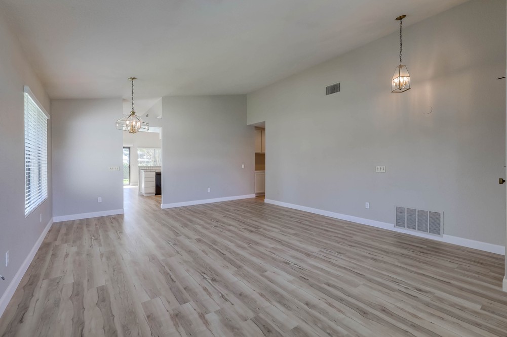Virtual tour photo 5 of 39 for 8891 Pipestone Way