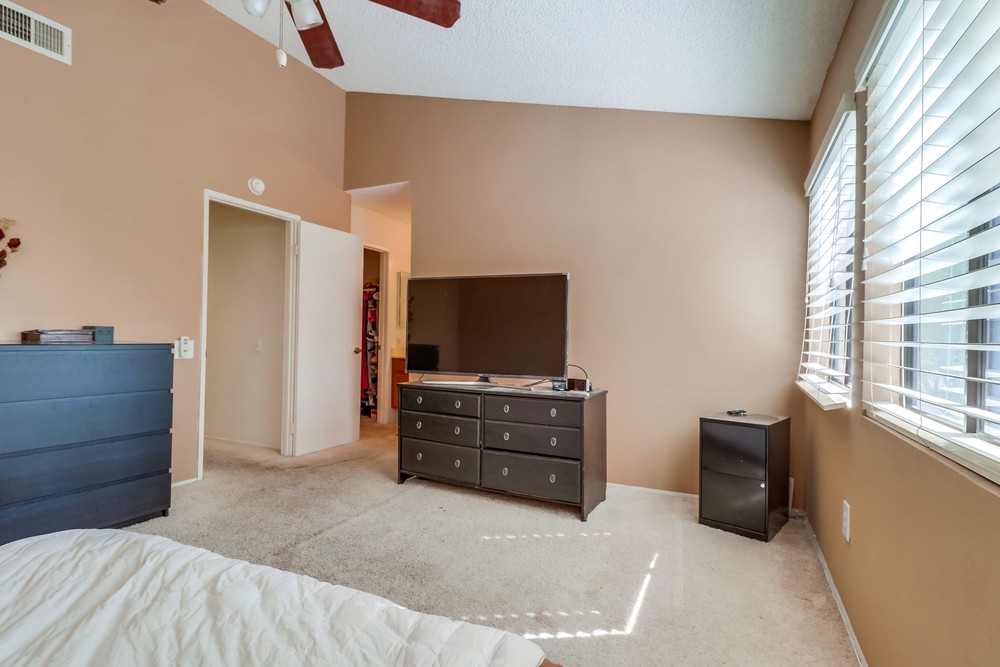 Virtual tour photo 23 of 33 for 8894 Highwood Dr UNIT B