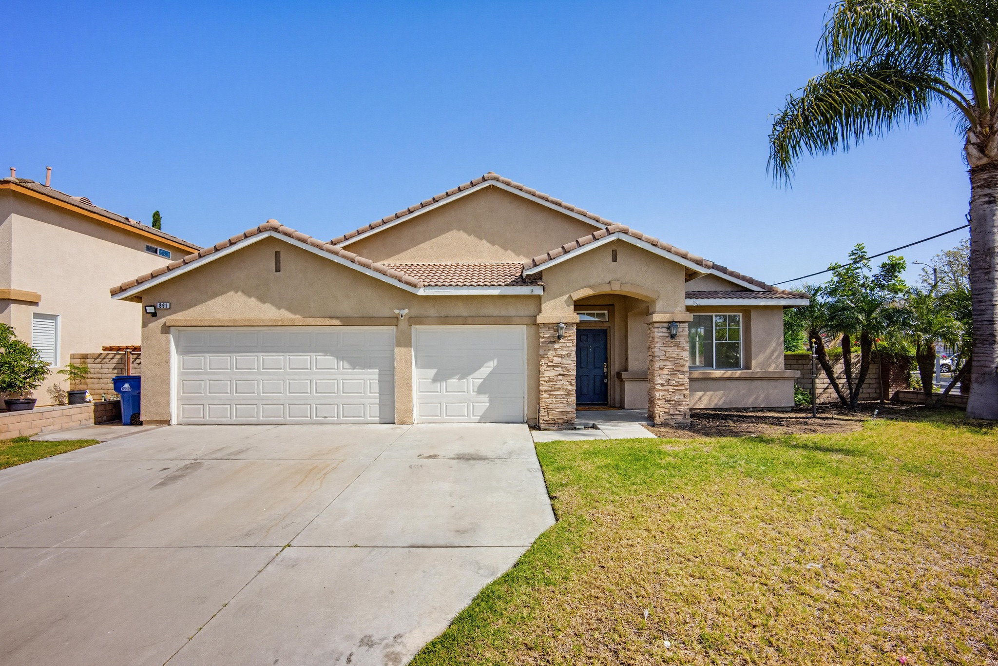 Virtual tour photo 3 of 52 for 891 E Cottonwood St