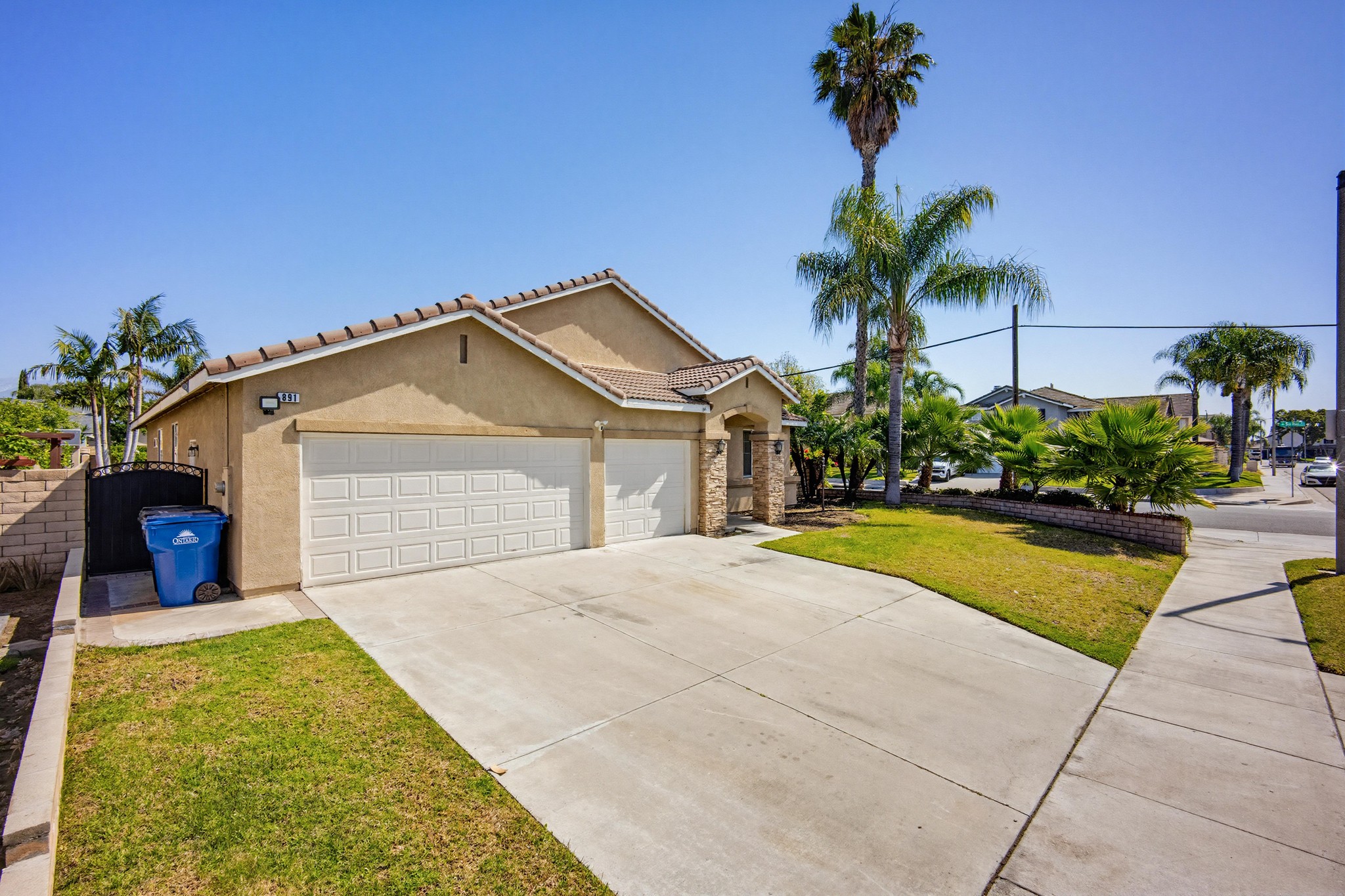Virtual tour photo 5 of 52 for 891 E Cottonwood St