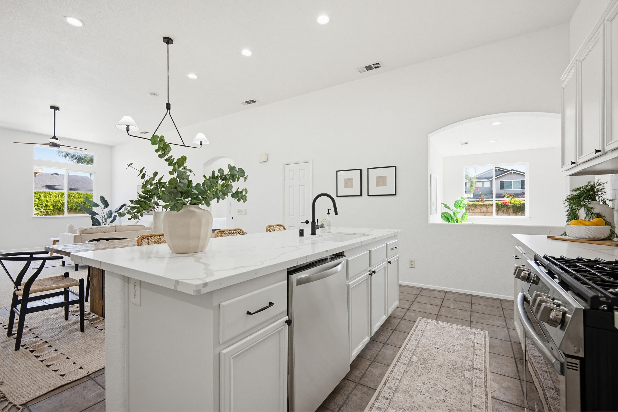 Virtual tour photo 16 of 52 for 891 E Cottonwood St