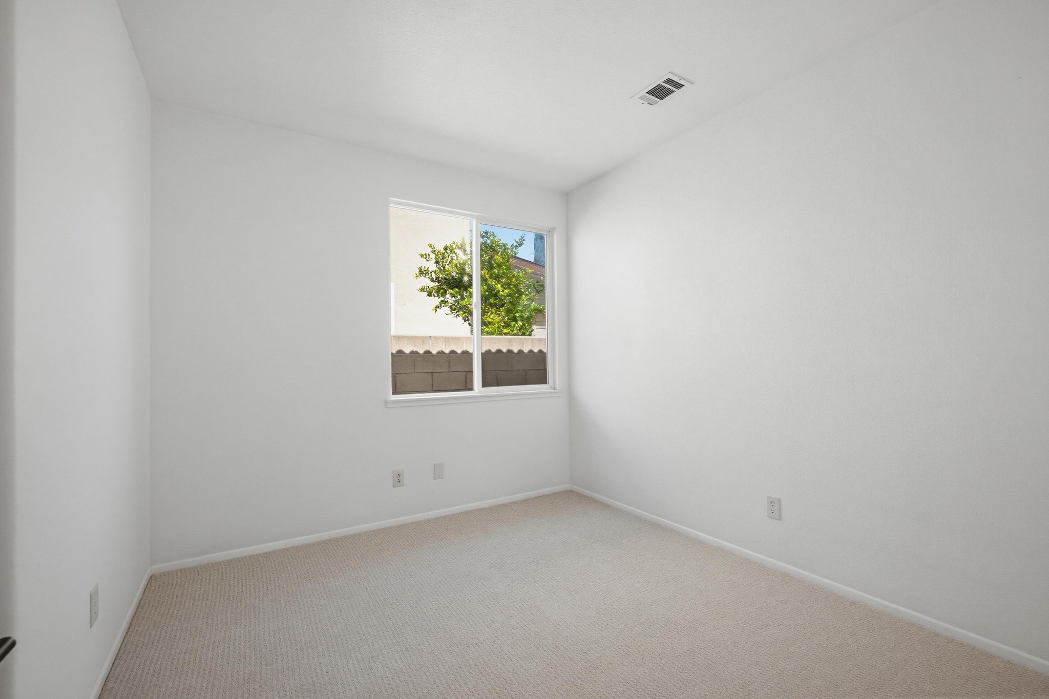 Virtual tour photo 38 of 52 for 891 E Cottonwood St