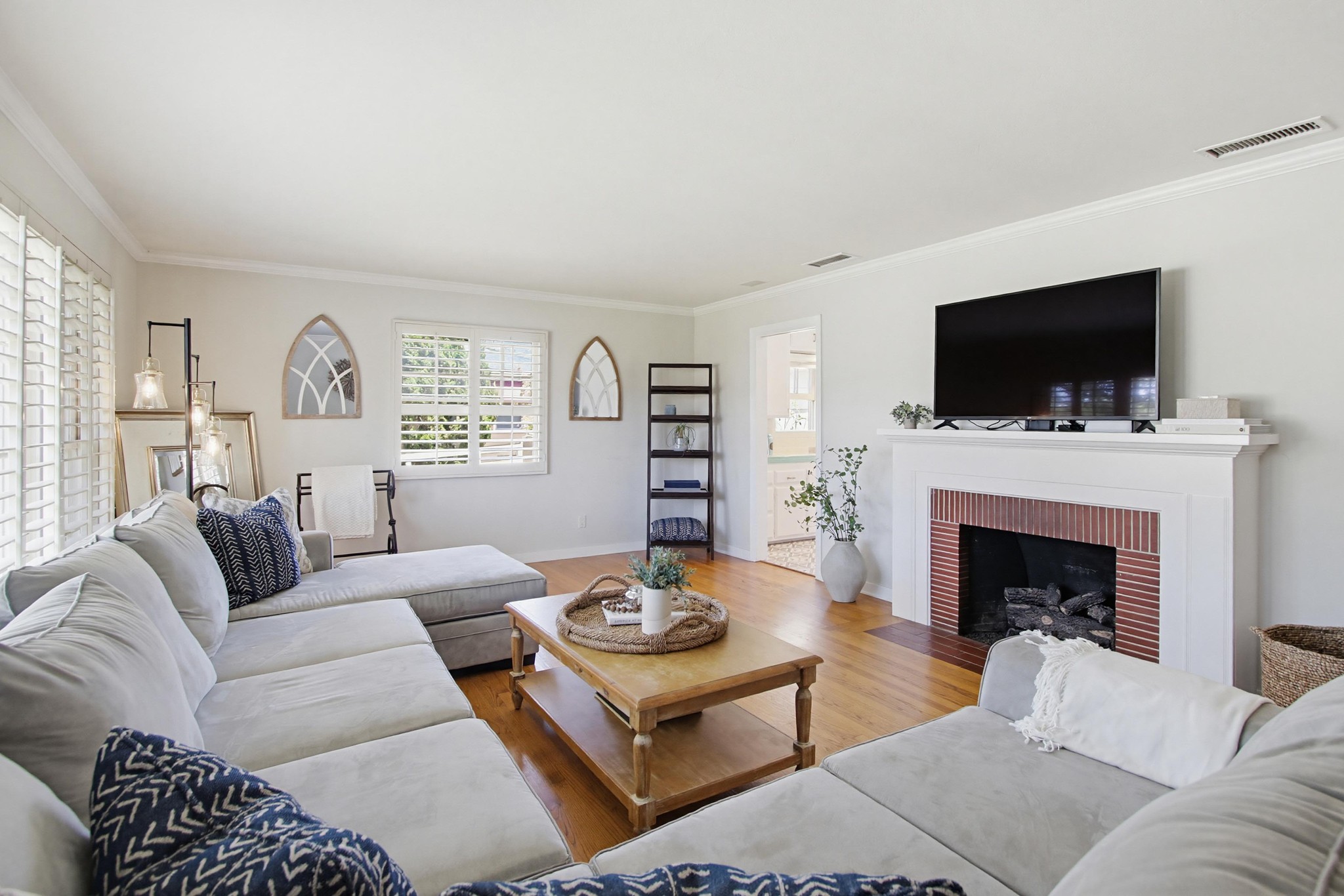 Virtual tour photo 7 of 74 for 8917 Lemon Ave