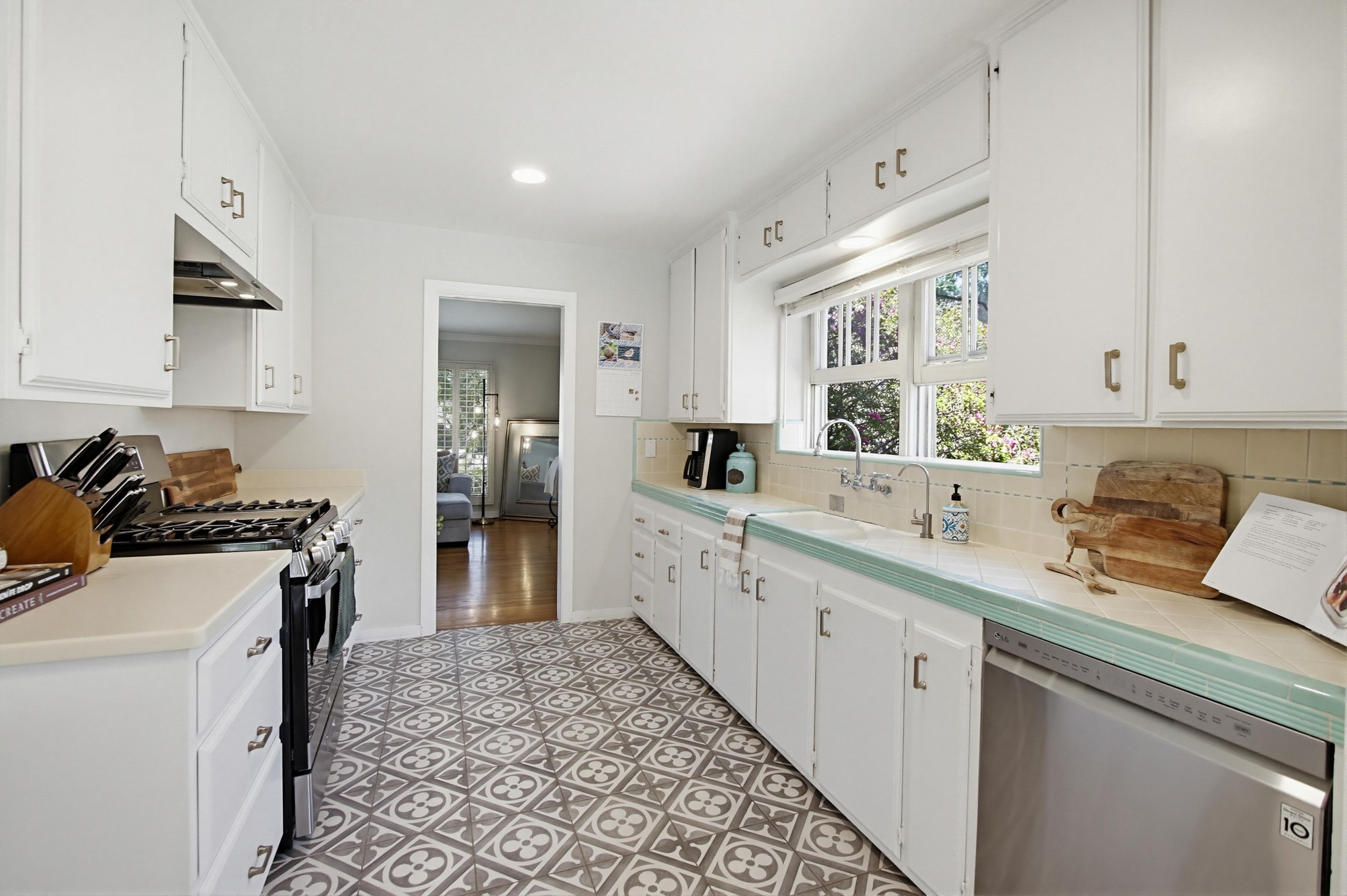 Virtual tour photo 22 of 74 for 8917 Lemon Ave